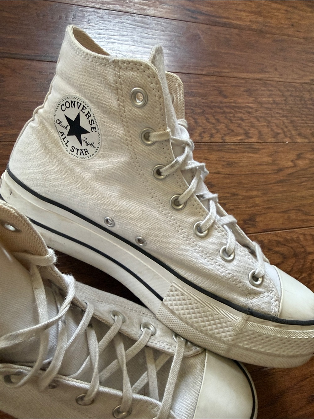 Women’s Converse Chuck Taylor All-Star Lift High Top Sneakers - Picture 2 of 9